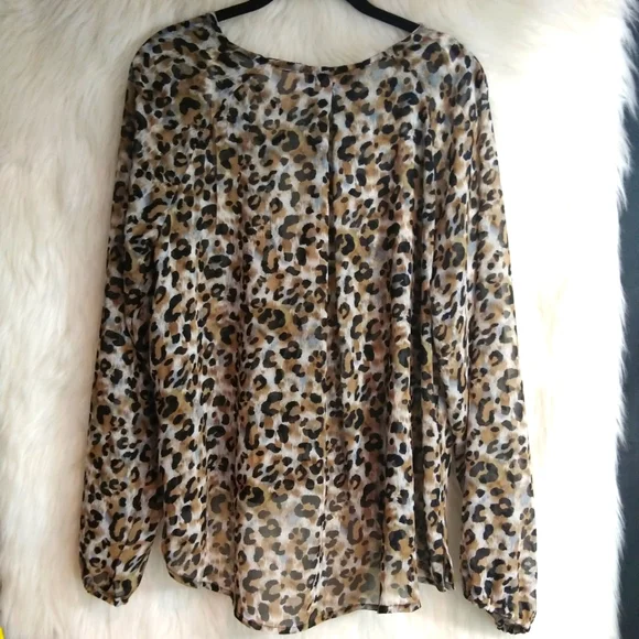 Charming Charlie Brown & Black Sheer Long Sleeve V Neck Animal Print Top Size L - Picture 7 of 9